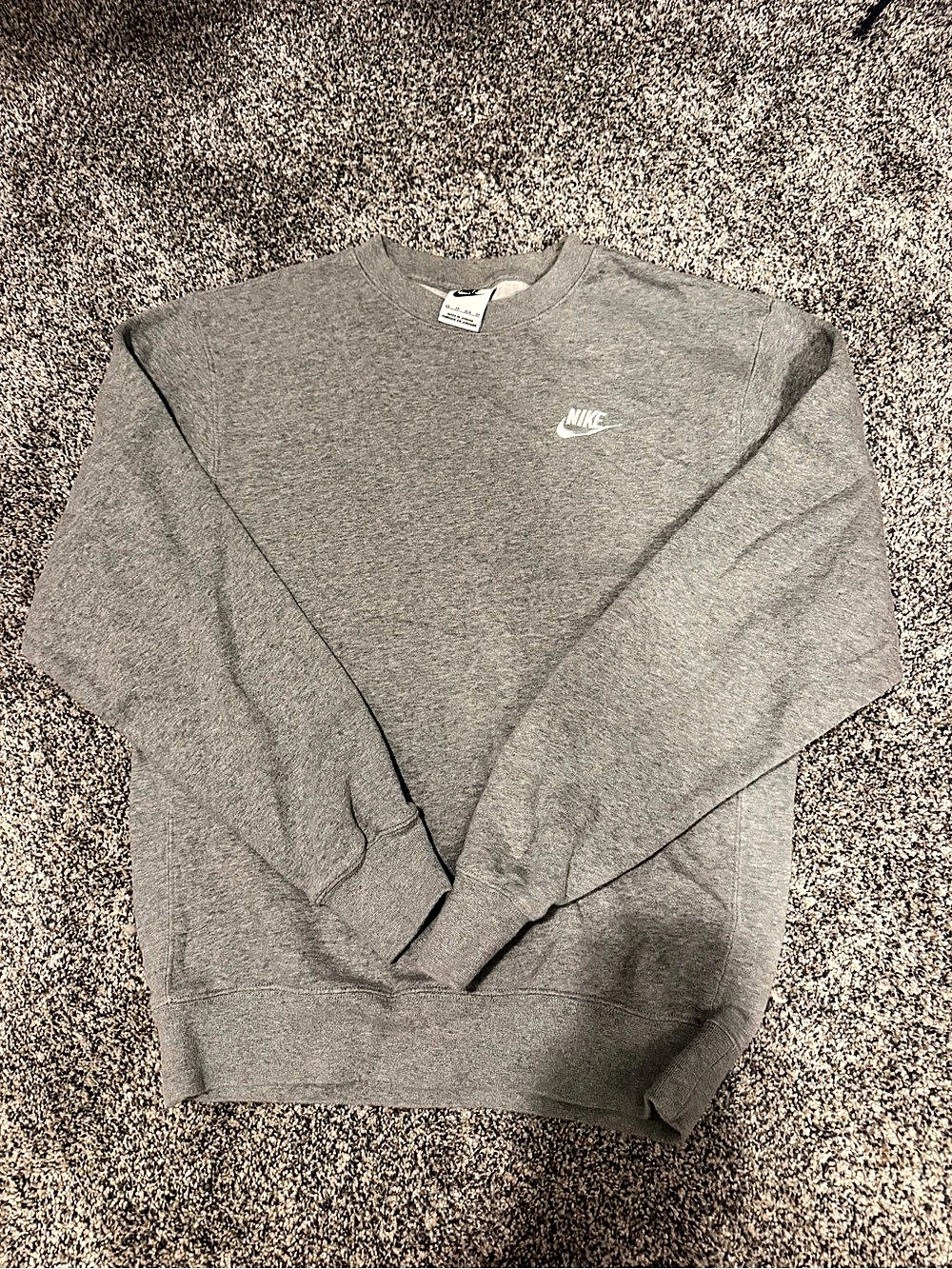 Nike Sportswear Club Fleece Crewneck Sweatshirt Swoosh Sweatshirt in Gray